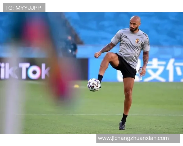 足球传奇亨利的情感历程与珍贵瞬间回顾