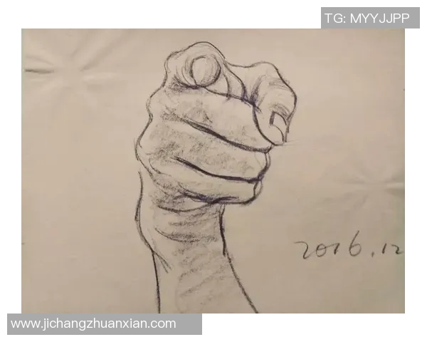 足球明星头像速写图文展示与解析让你更了解他们的风采与魅力