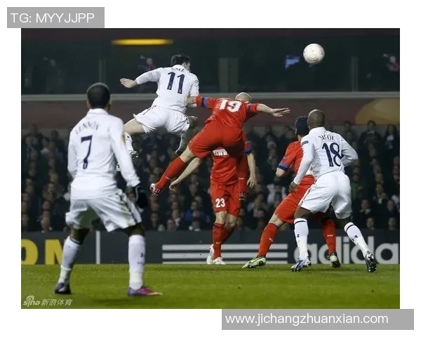 全球足球巨星风采展示与精彩瞬间回顾